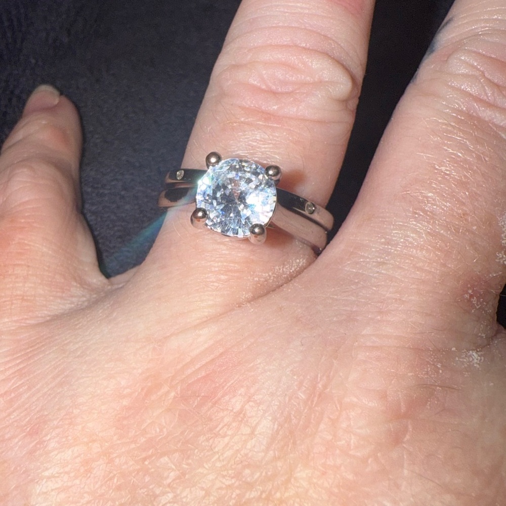 GORGEOUS CATHEDRAL SET 2.5ct AUSTRALIAN CRYSTAL SOLITAIRE WITH MATCHING BAND 7.5